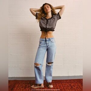 AE Strigid Ripped High-Waisted Stovepipe Jean